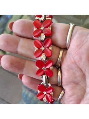 Lisner Jewelry Vintage Vibrant Red Floral Bracelet with Gold Accents